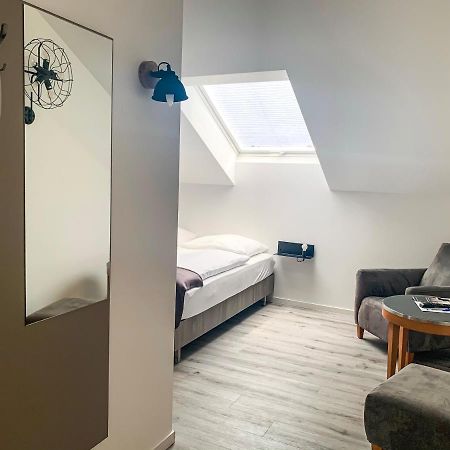 Prima Inn Unterkunft Direkt Ueber Der "Bar Am Minimax" Neuruppin Bagian luar foto