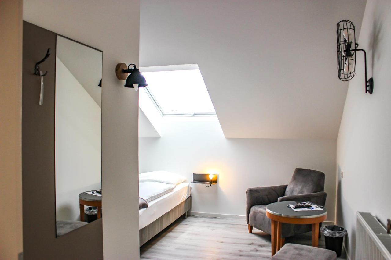 Prima Inn Unterkunft Direkt Ueber Der "Bar Am Minimax" Neuruppin Bagian luar foto