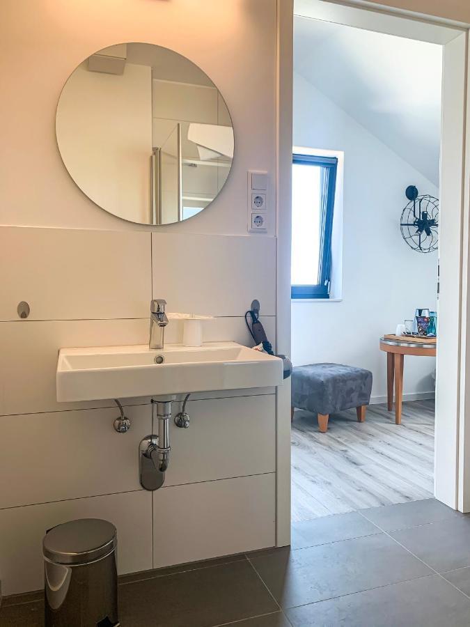 Prima Inn Unterkunft Direkt Ueber Der "Bar Am Minimax" Neuruppin Bagian luar foto