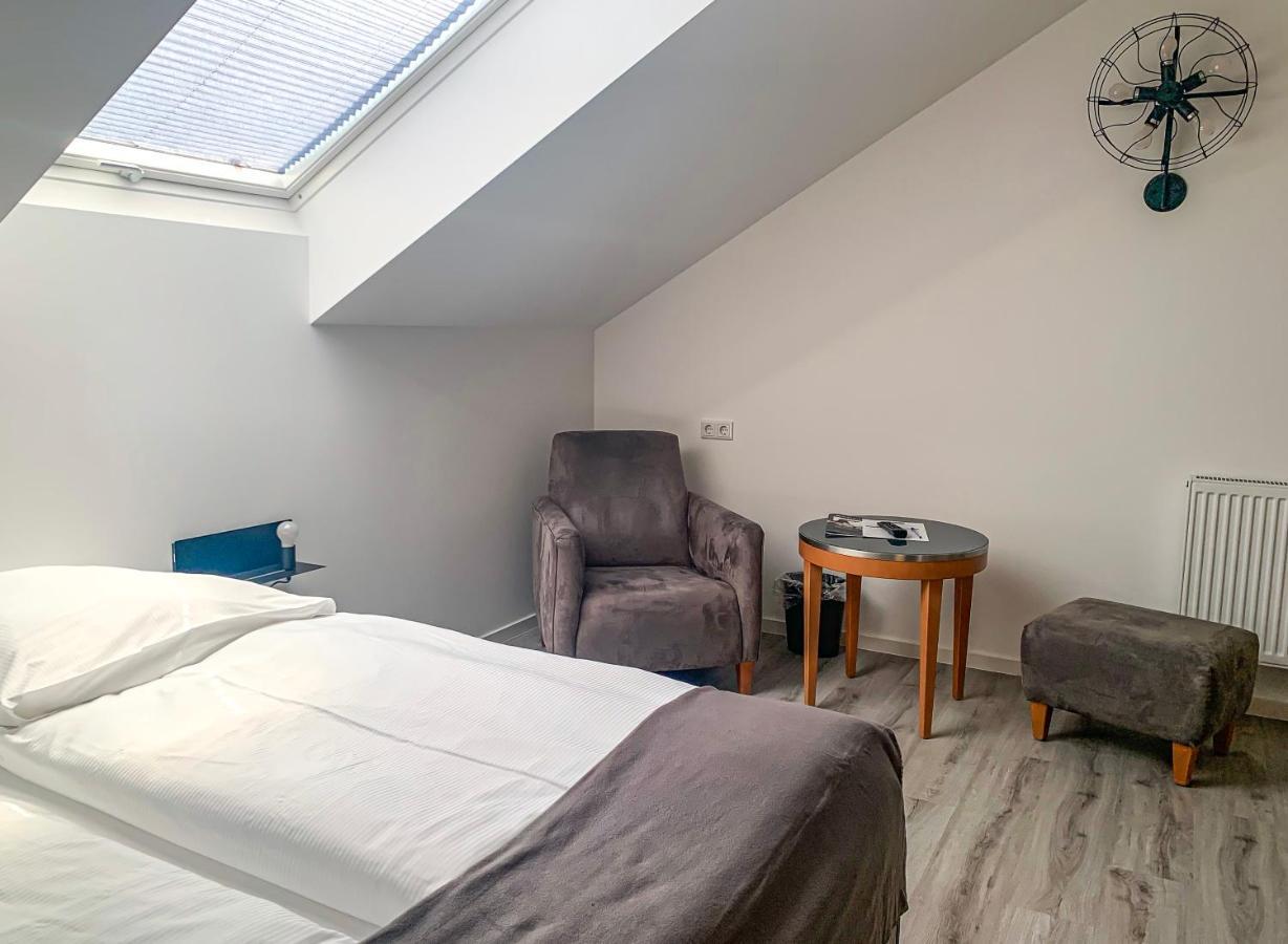 Prima Inn Unterkunft Direkt Ueber Der "Bar Am Minimax" Neuruppin Bagian luar foto