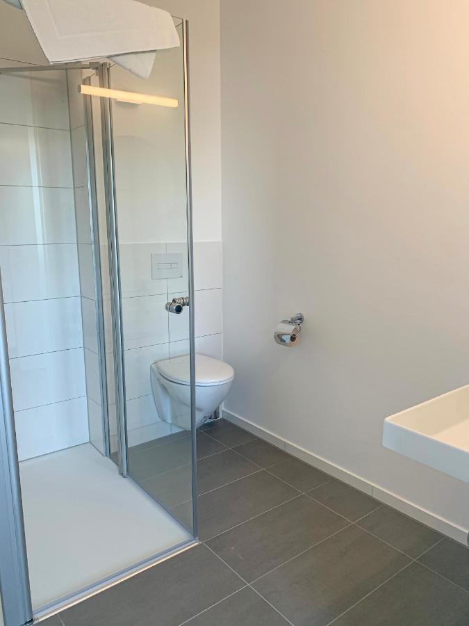 Prima Inn Unterkunft Direkt Ueber Der "Bar Am Minimax" Neuruppin Bagian luar foto