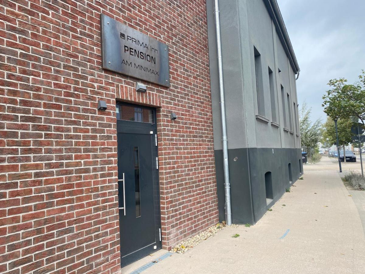 Prima Inn Unterkunft Direkt Ueber Der "Bar Am Minimax" Neuruppin Bagian luar foto