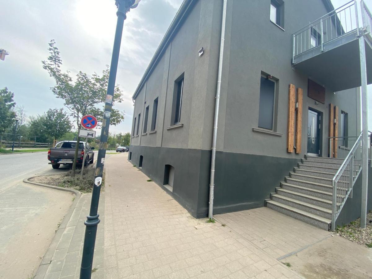 Prima Inn Unterkunft Direkt Ueber Der "Bar Am Minimax" Neuruppin Bagian luar foto