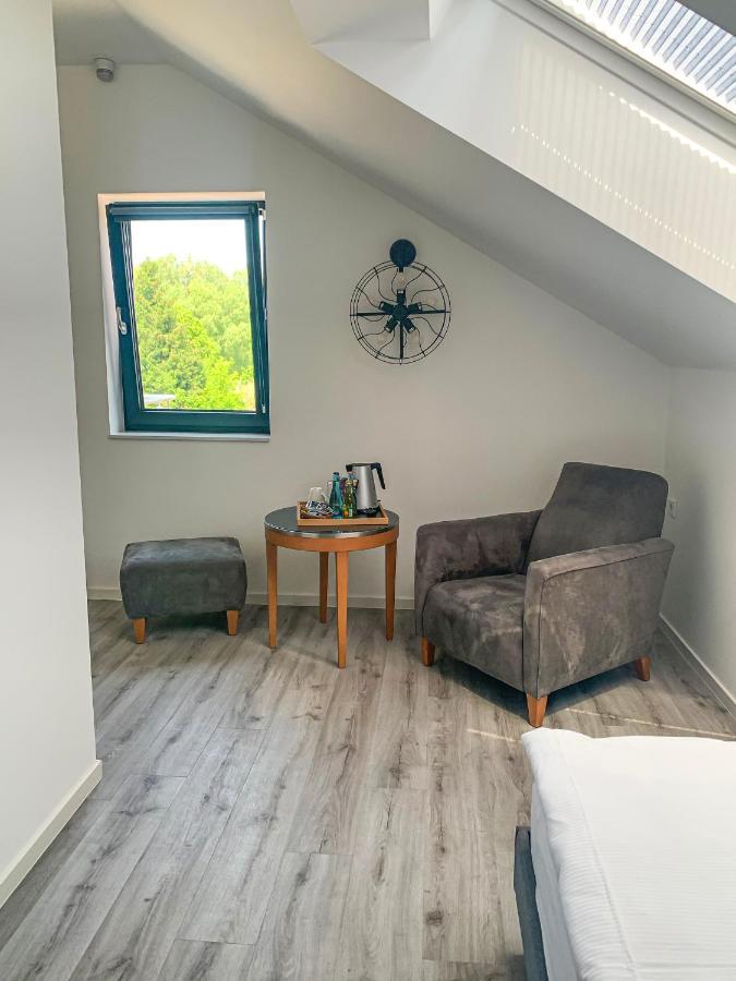 Prima Inn Unterkunft Direkt Ueber Der "Bar Am Minimax" Neuruppin Bagian luar foto